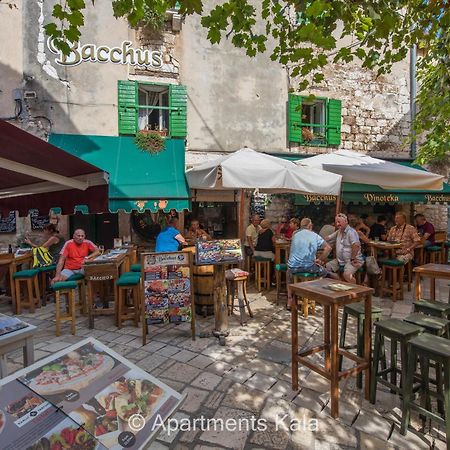 Appartamento Kala Main Square Porec Esterno foto