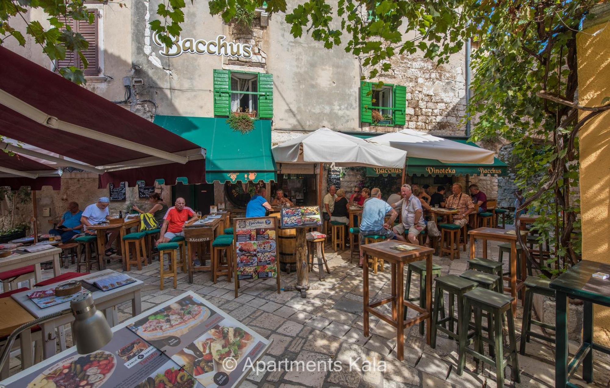 Appartamento Kala Main Square Porec Esterno foto